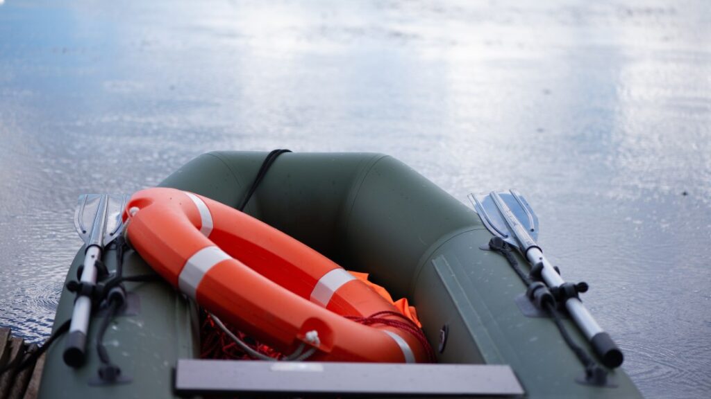 What are the four principles of safe boating